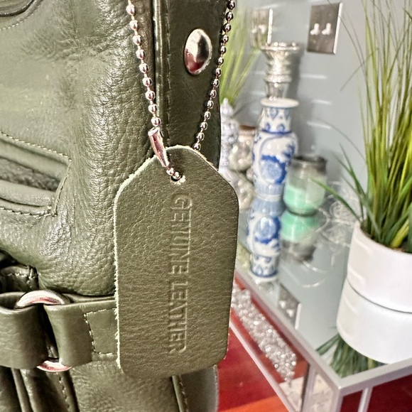 Great American Leather Works Crossbody - Picture 5 of 9